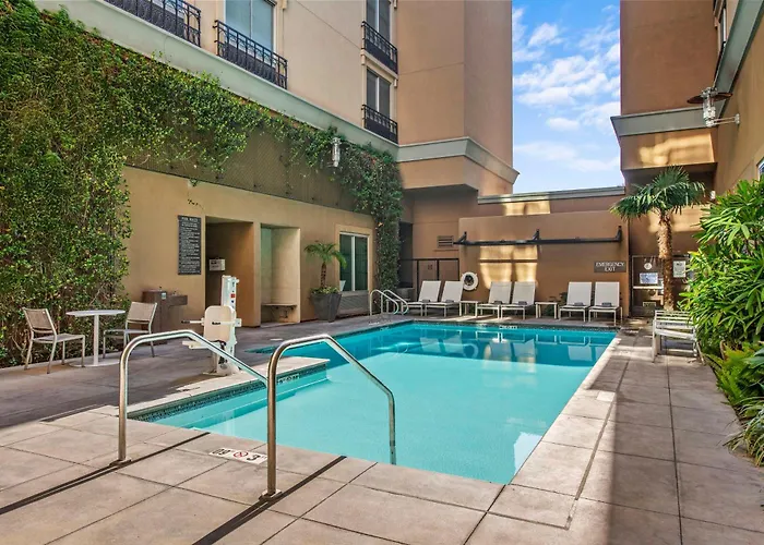 Hyatt Place Riverside Downtown